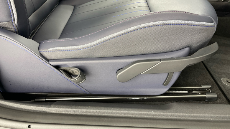 MINI Cooper 160kW SE Exclusive 54kWh 3dr Auto Electric Hatchback